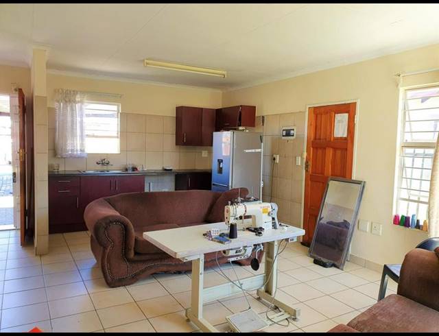 3 BEDROOM HOUSE FOR SALE IN KARENPARK